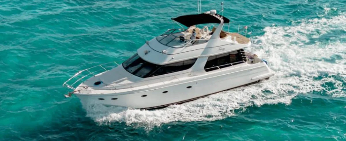 Carver — Yate de lujo en Cancún disponible para renta