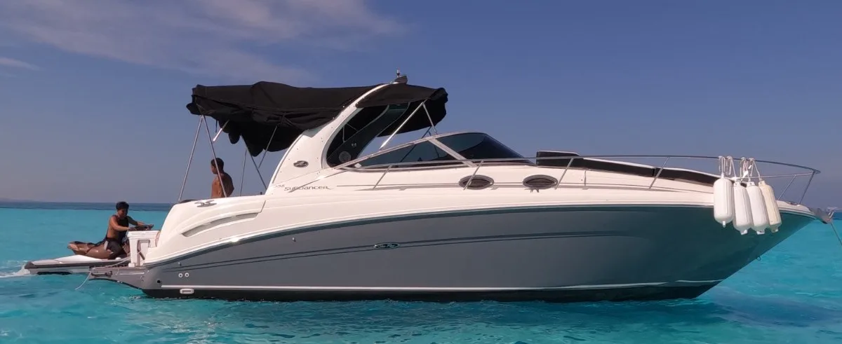 Dalay SeaRay — Yate de lujo en Cancún disponible para renta