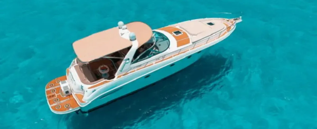 Deja Vu SeaRay — Yate de lujo en Cancún disponible para renta