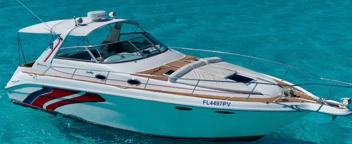 Lazy Dayz Sea Ray Sundancer — Yate de lujo en Cancún disponible para renta