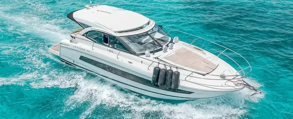 Leader Searay