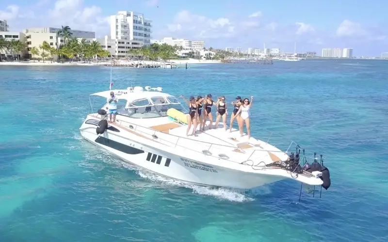 Intrepido SeaRay — Yate de lujo en Cancún disponible para renta